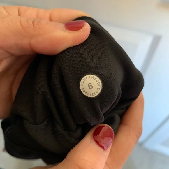 Lululemon Invigorate High-Rise Tight 25" in Black - Picture 5 of 5